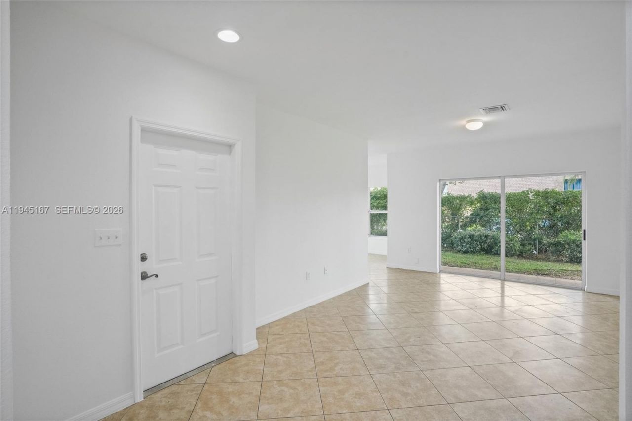 501 Talia Circle, Palm Springs, FL 33461 Photo