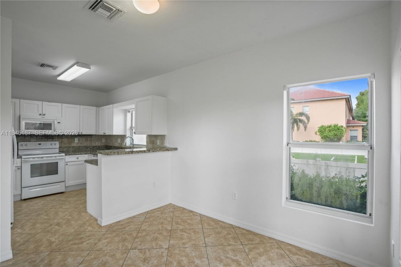 501 Talia Circle, Palm Springs, FL 33461 Photo