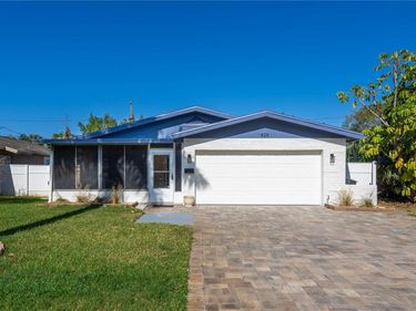 1825 SHORE ACRES BLVD NE, ST PETERSBURG, FL 33703