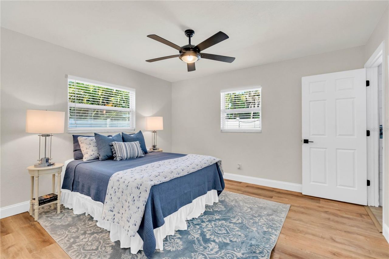 1825 Shore Acres Blvd Ne, Saint Petersburg, FL 33703 Photo