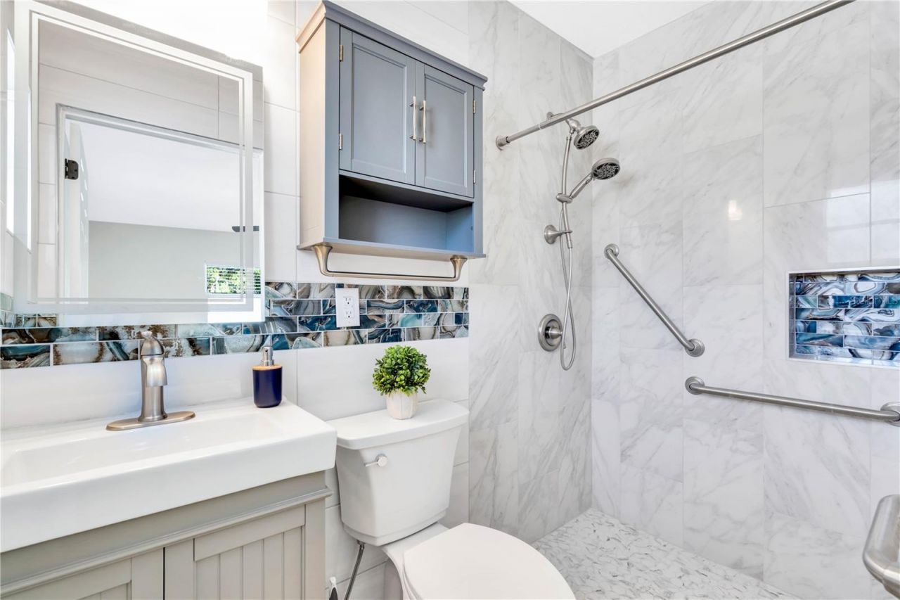 1825 Shore Acres Blvd Ne, Saint Petersburg, FL 33703 Photo