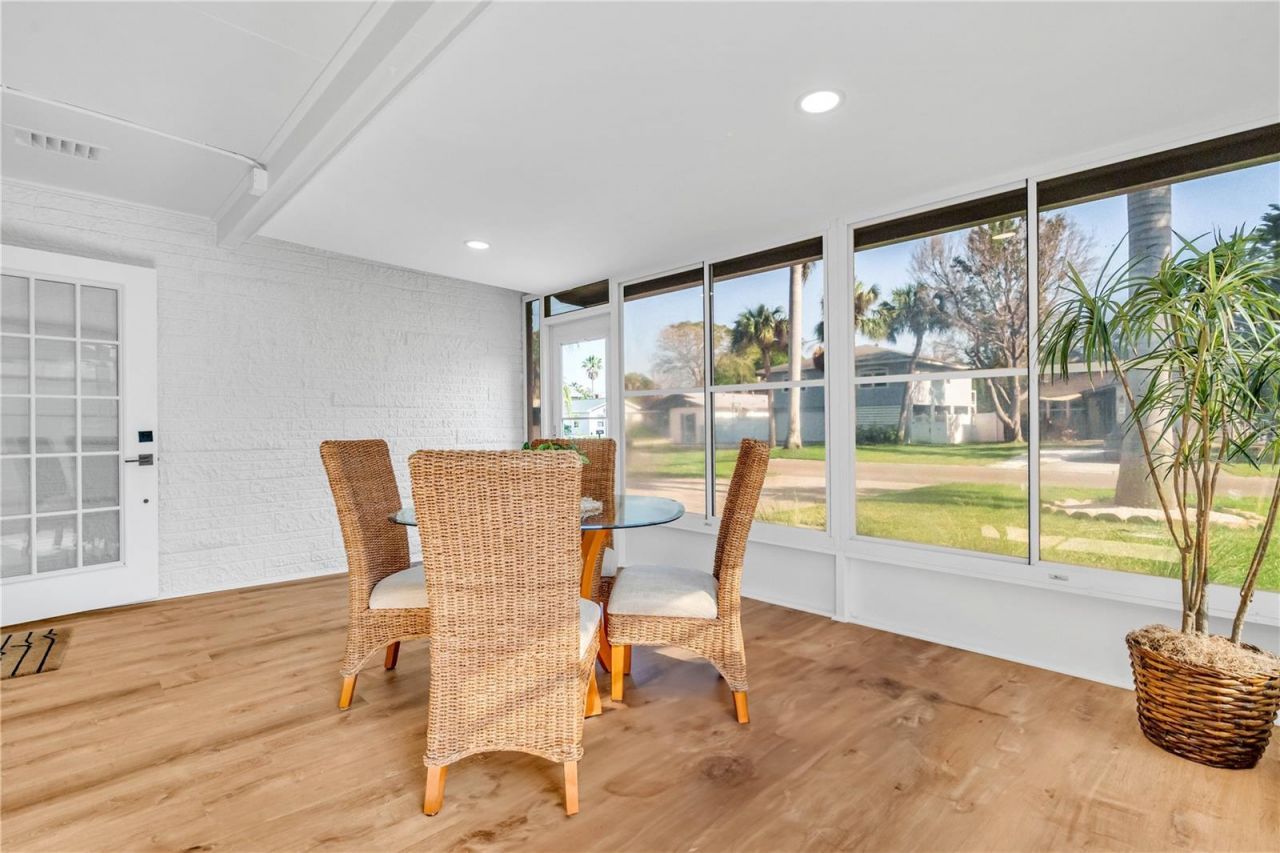 1825 Shore Acres Blvd Ne, Saint Petersburg, FL 33703 Photo