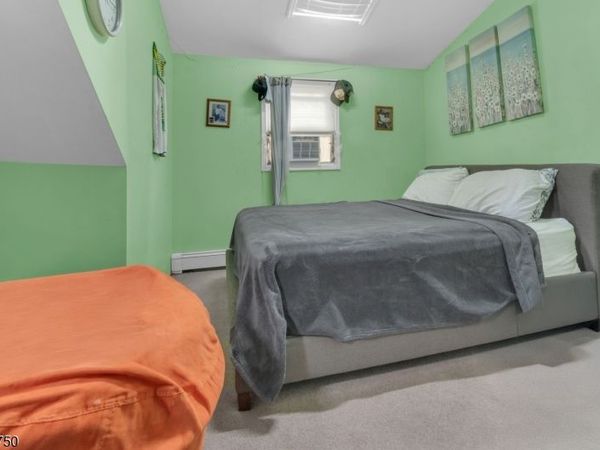 34 Chase Ave, Woodbridge, NJ 07001