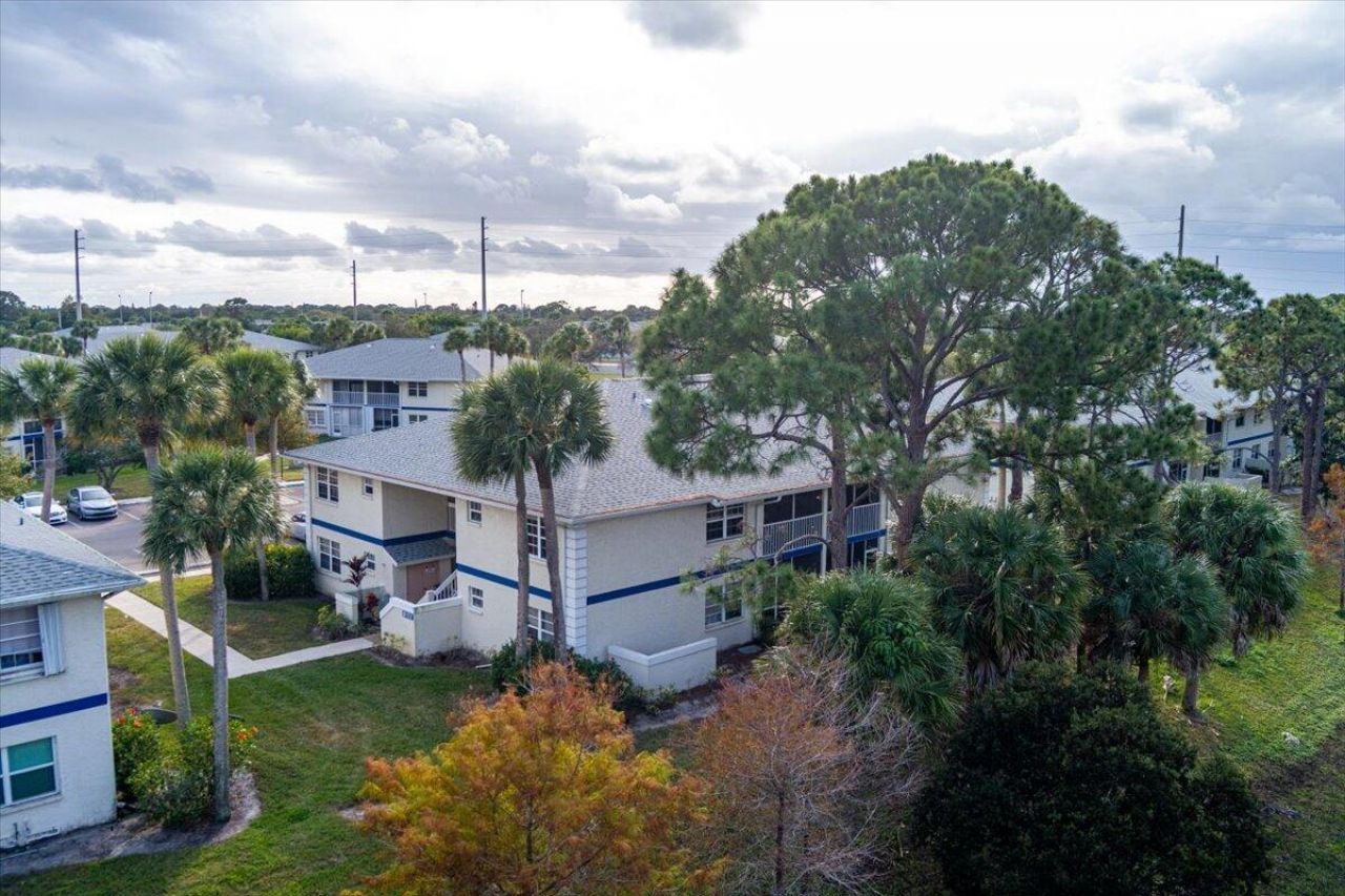 1506 SE Royal Green Circle, Unit 204, Port Saint Lucie, FL 34952 Photo