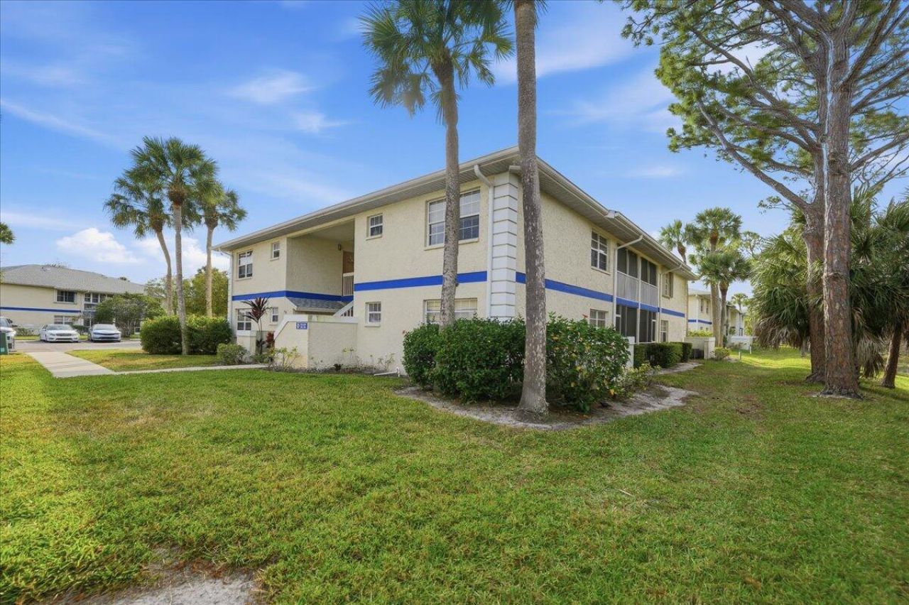 1506 SE Royal Green Circle, Unit 204, Port Saint Lucie, FL 34952 Photo