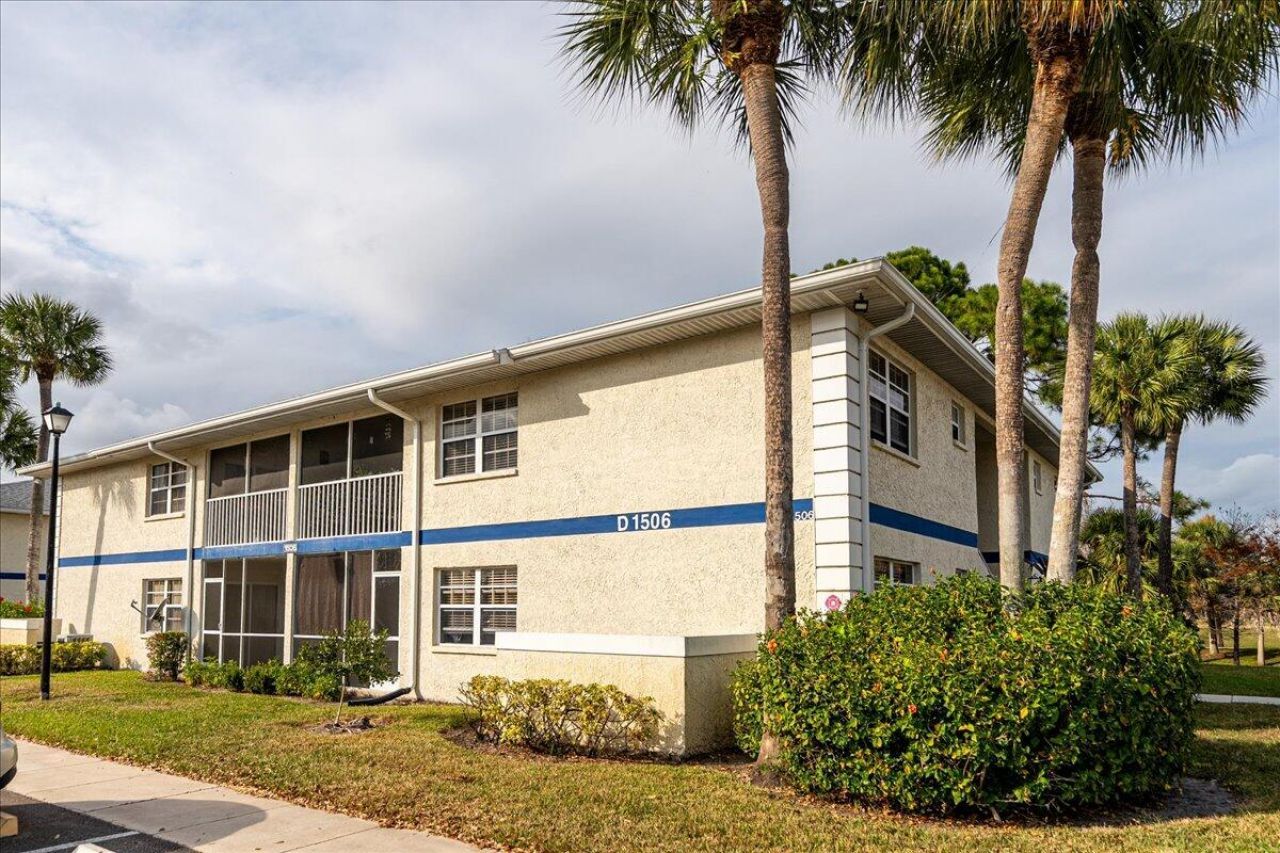 1506 SE Royal Green Circle, Unit 204, Port Saint Lucie, FL 34952 Photo