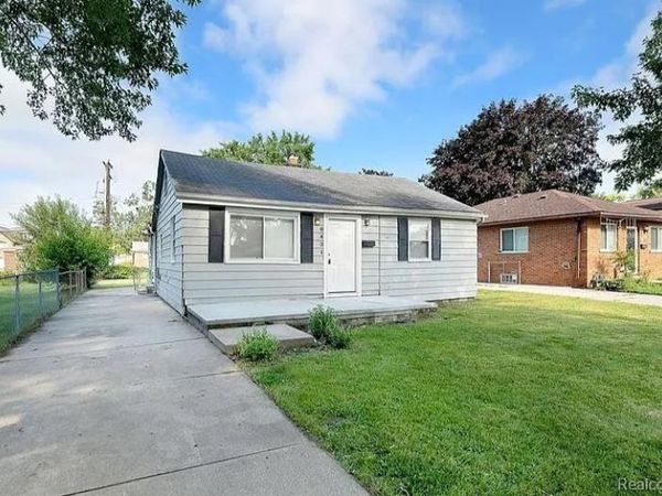 6431 CENTRALIA Street, Dearborn Heights, MI 48127