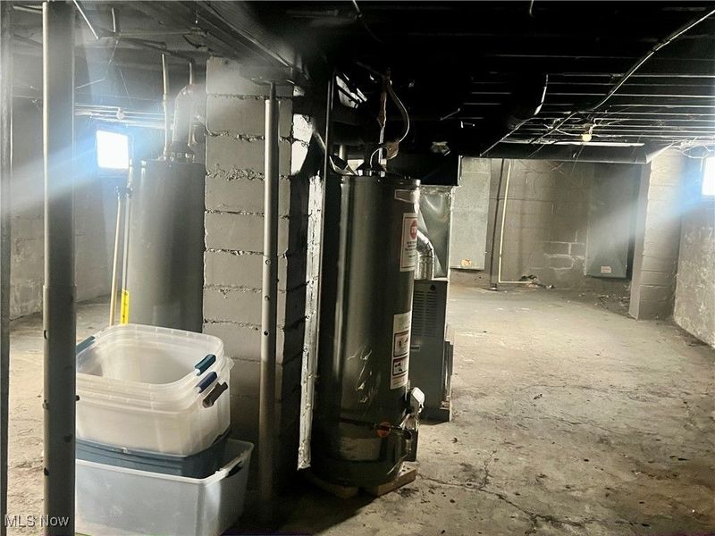 7901 Dorver Avenue, Cleveland, OH 44105 Photo 20