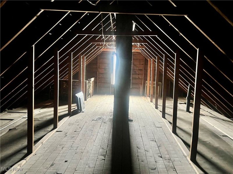 7901 Dorver Avenue, Cleveland, OH 44105 Photo 24