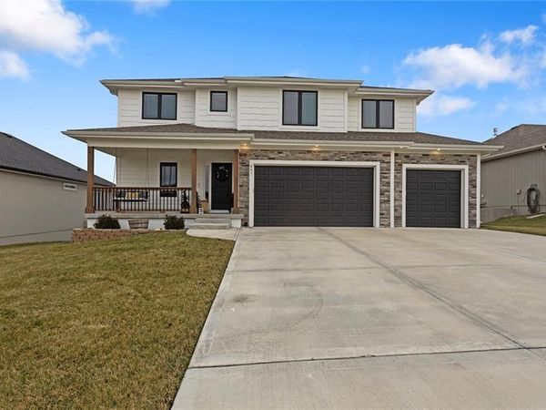 601 SW Meadowood Drive, Grain Valley, MO 64029