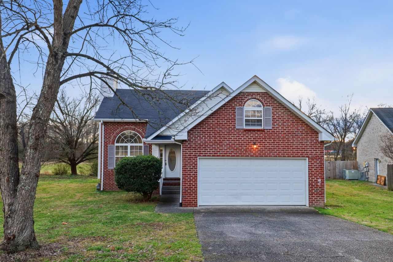 620 Creekfront Dr, Mount Juliet, TN 37122 Main Photo