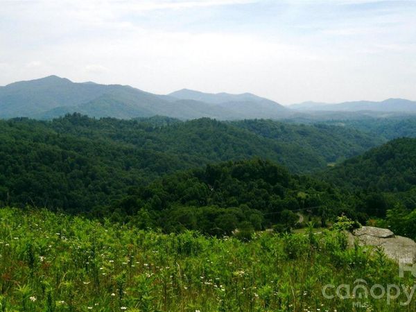0000 Sunset Mountain, Bakersville, NC 28705