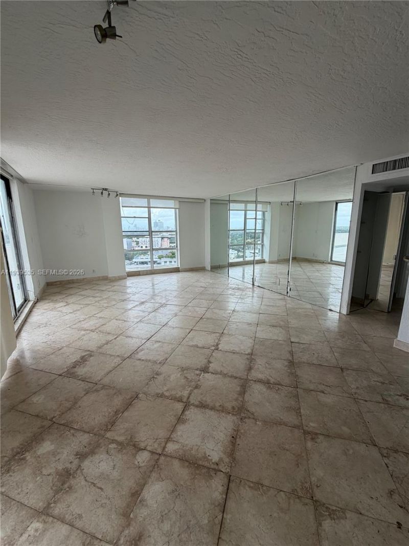 1800 Collins Ave, Unit 19B, Miami Beach, FL 33139 Photo