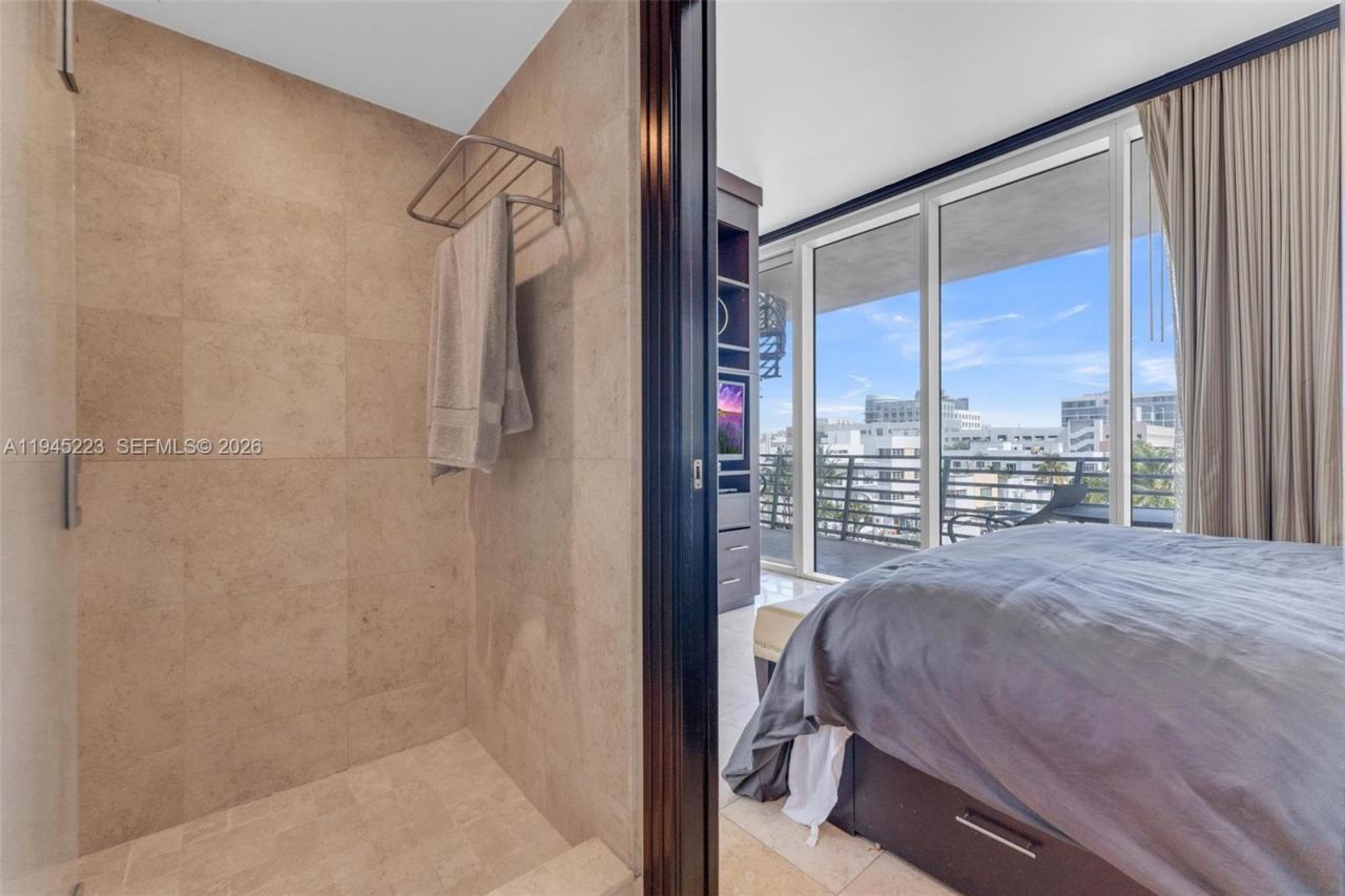 1437 Collins Ave, Unit PH18, Miami Beach, FL 33139 Photo