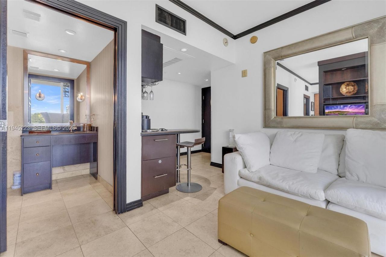 1437 Collins Ave, Unit PH18, Miami Beach, FL 33139 Photo