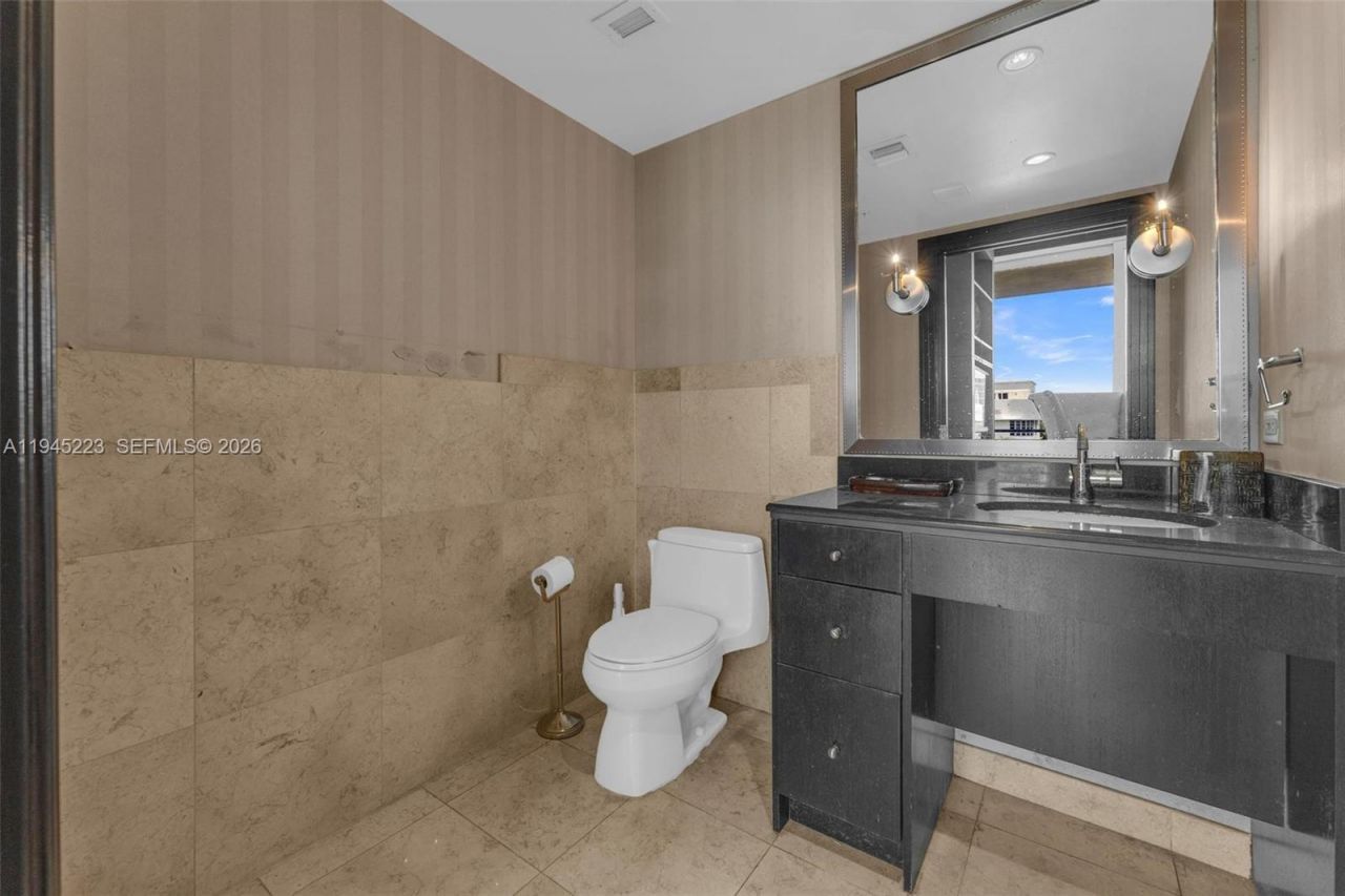 1437 Collins Ave, Unit PH18, Miami Beach, FL 33139 Photo