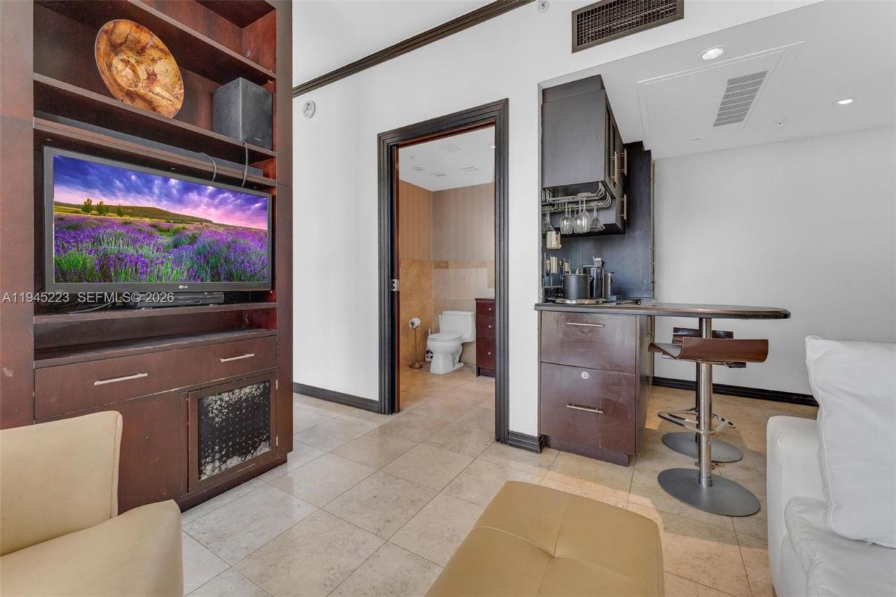 1437 Collins Ave, Unit PH18, Miami Beach, FL 33139 Photo