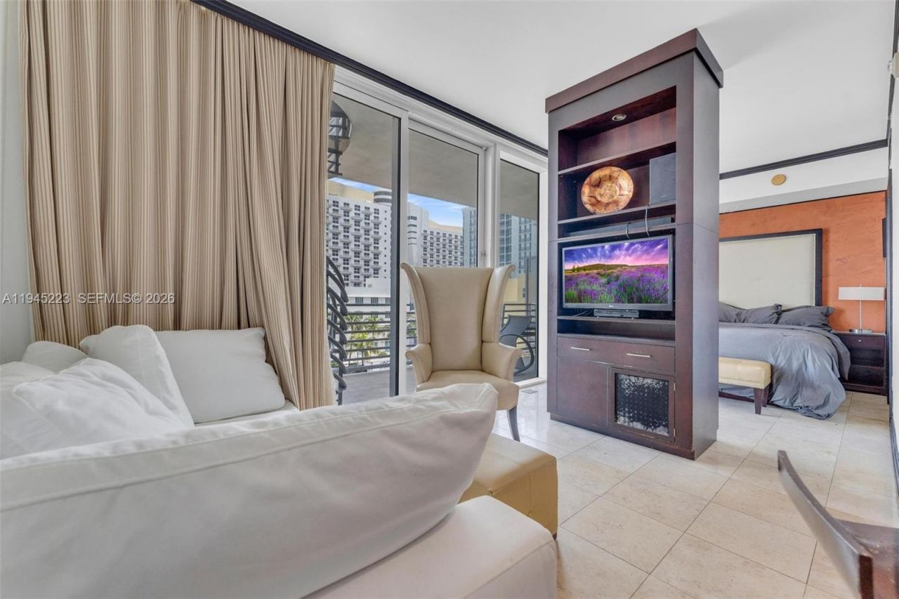 1437 Collins Ave, Unit PH18, Miami Beach, FL 33139 Photo