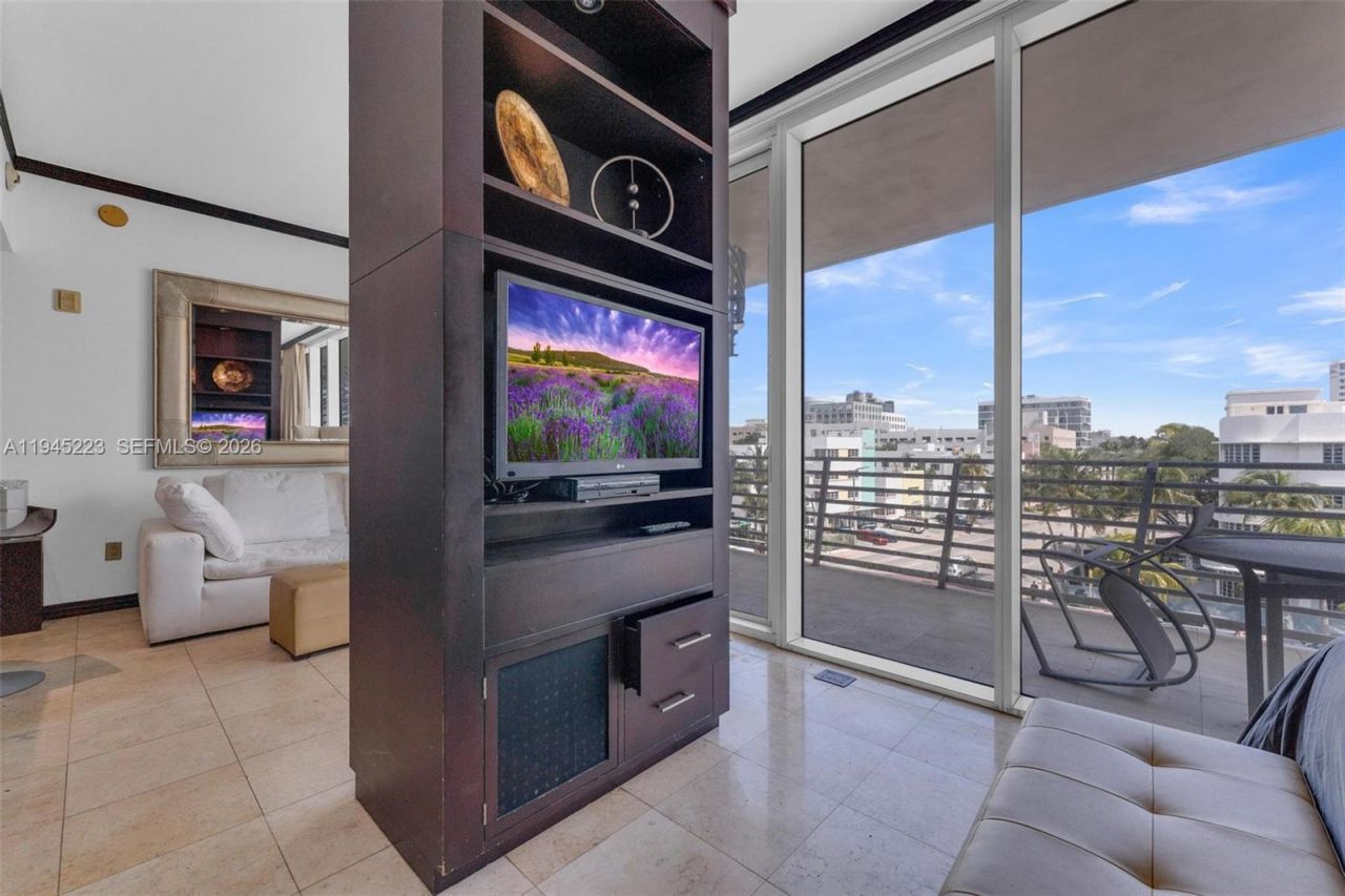 1437 Collins Ave, Unit PH18, Miami Beach, FL 33139 Photo