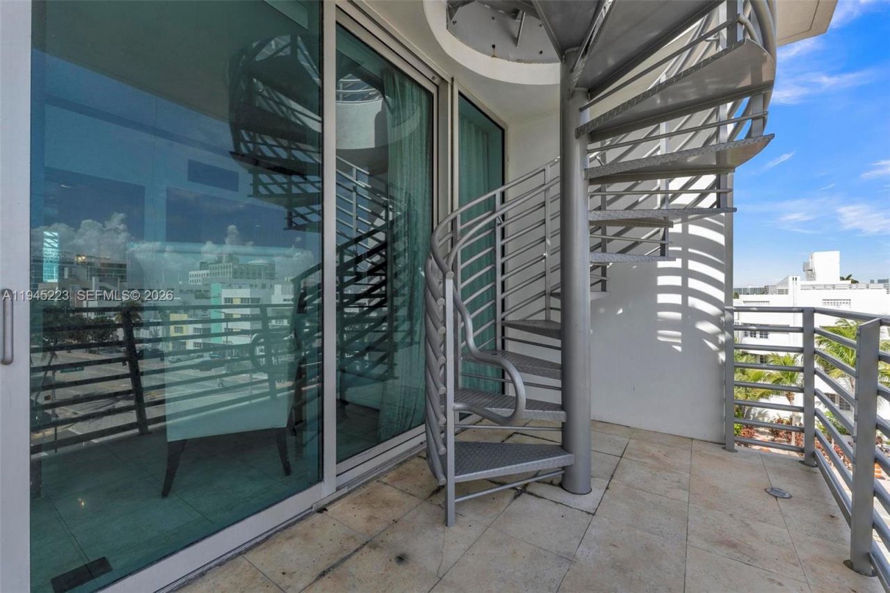 1437 Collins Ave, Unit PH18, Miami Beach, FL 33139 Photo