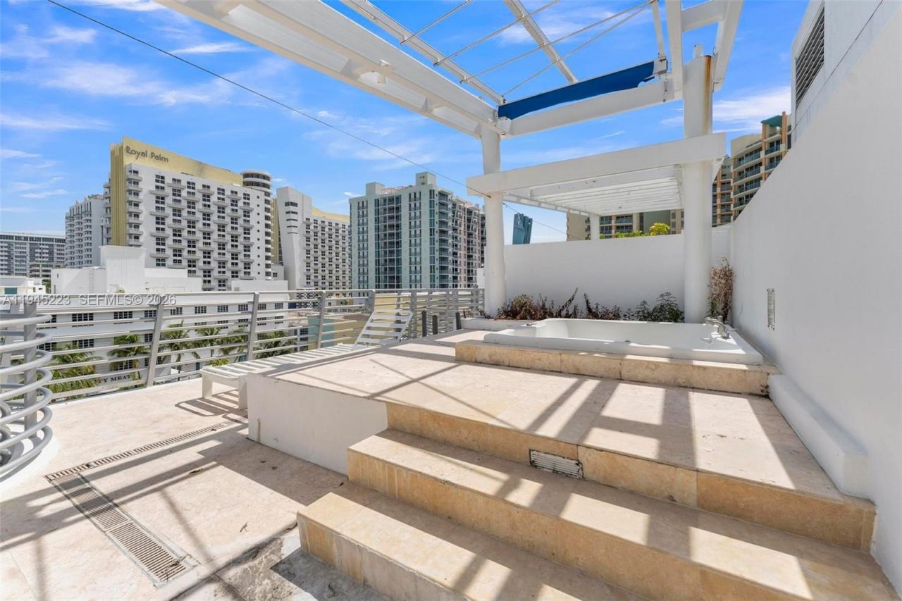 1437 Collins Ave, Unit PH18, Miami Beach, FL 33139 Photo