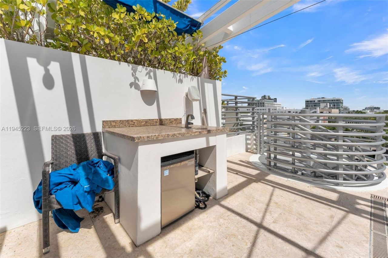1437 Collins Ave, Unit PH18, Miami Beach, FL 33139 Photo