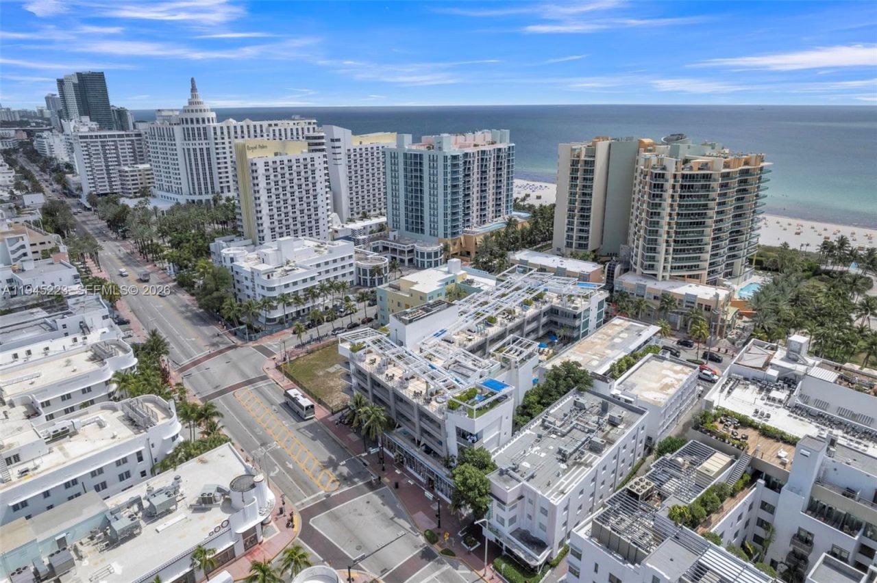 1437 Collins Ave, Unit PH18, Miami Beach, FL 33139 Photo