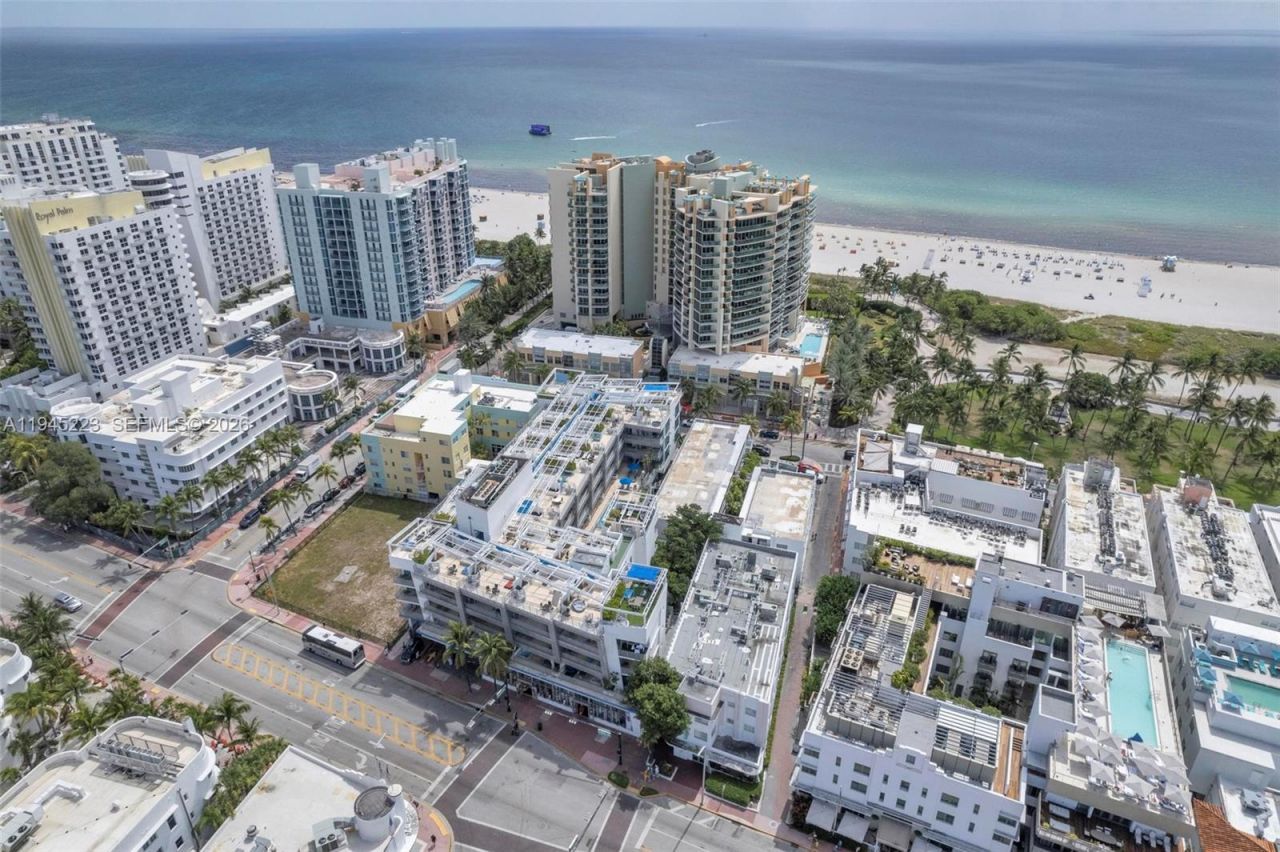 1437 Collins Ave, Unit PH18, Miami Beach, FL 33139 Photo