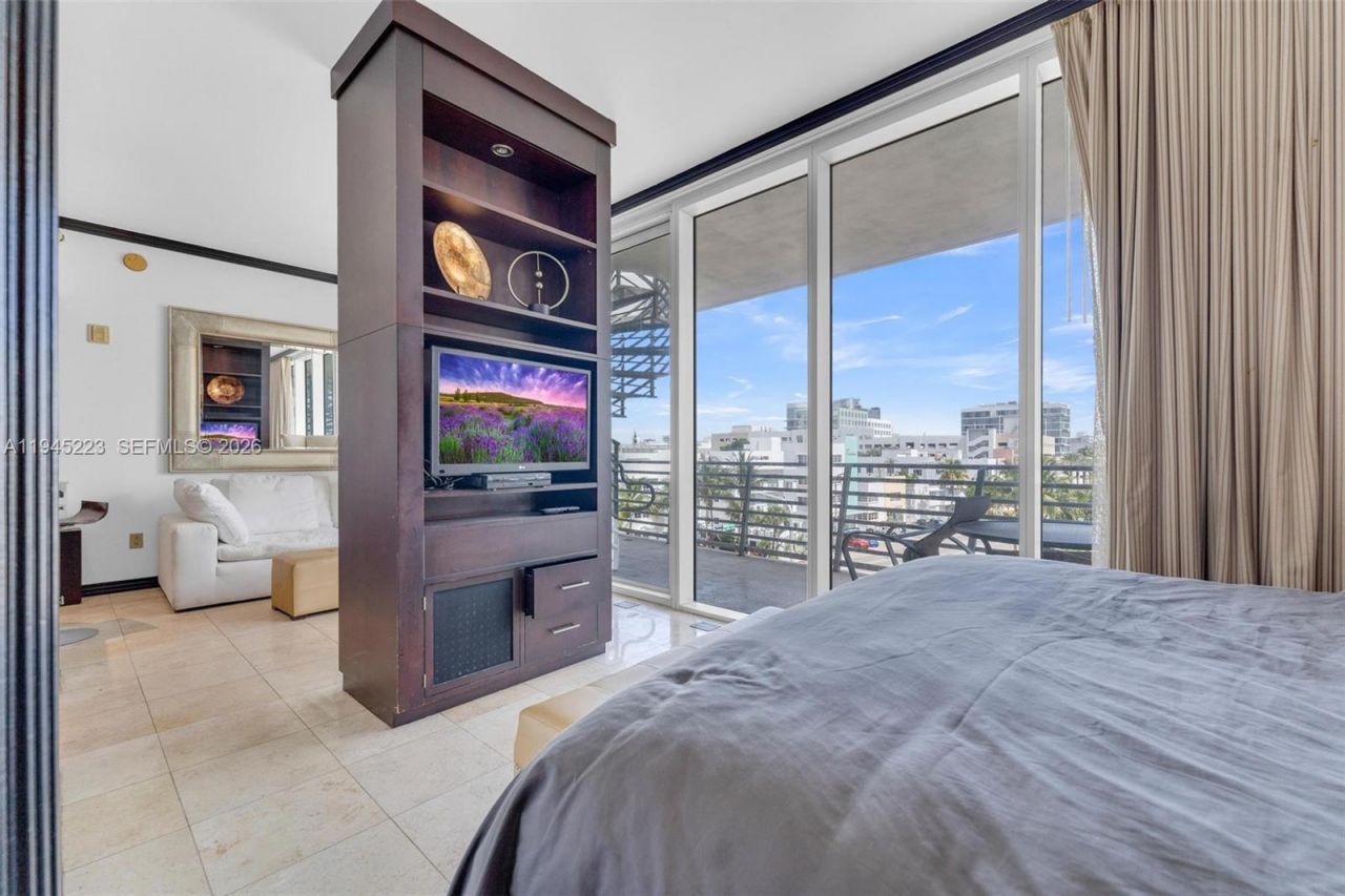 1437 Collins Ave, Unit PH18, Miami Beach, FL 33139 Photo