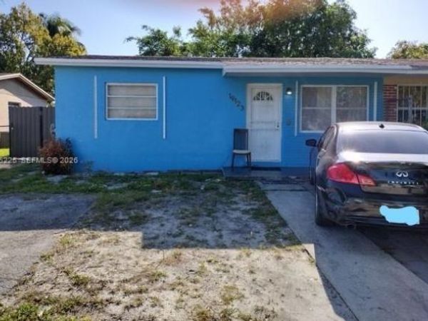 19123 NW 35th Ave, Miami Gardens, FL 33056