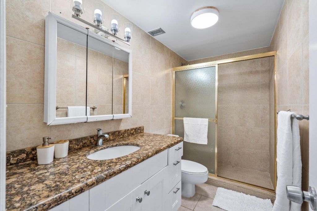 500 Bayview Drive, Unit 2023, Sunny Isles Beach, FL 33160 Photo