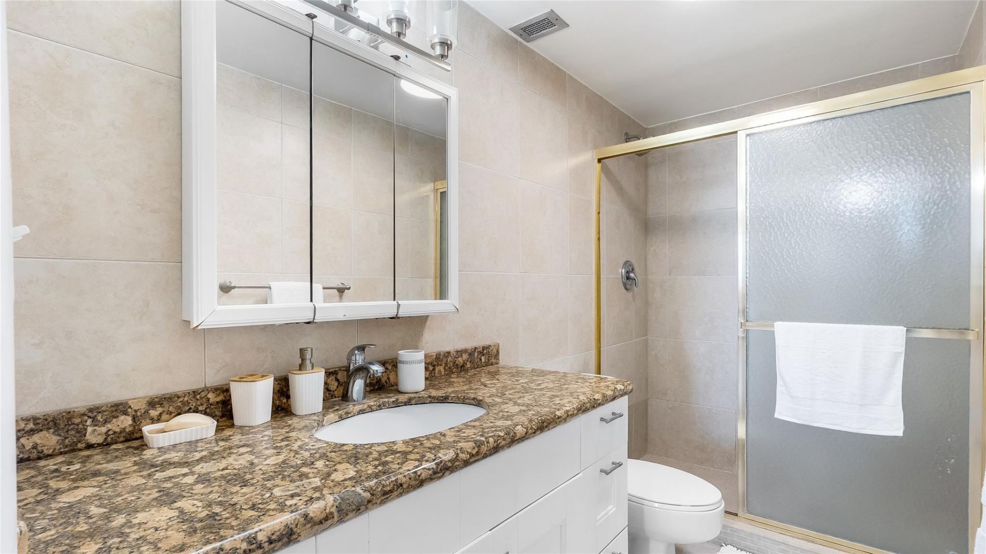 500 Bayview Drive, Unit 2023, Sunny Isles Beach, FL 33160 Photo