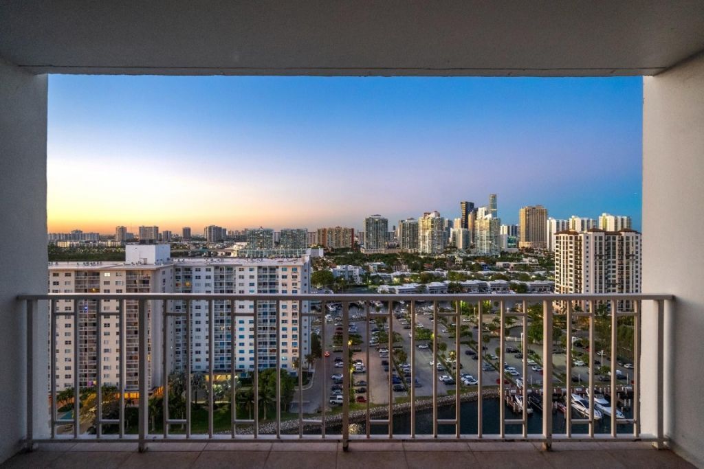 500 Bayview Drive, Unit 2023, Sunny Isles Beach, FL 33160 Photo