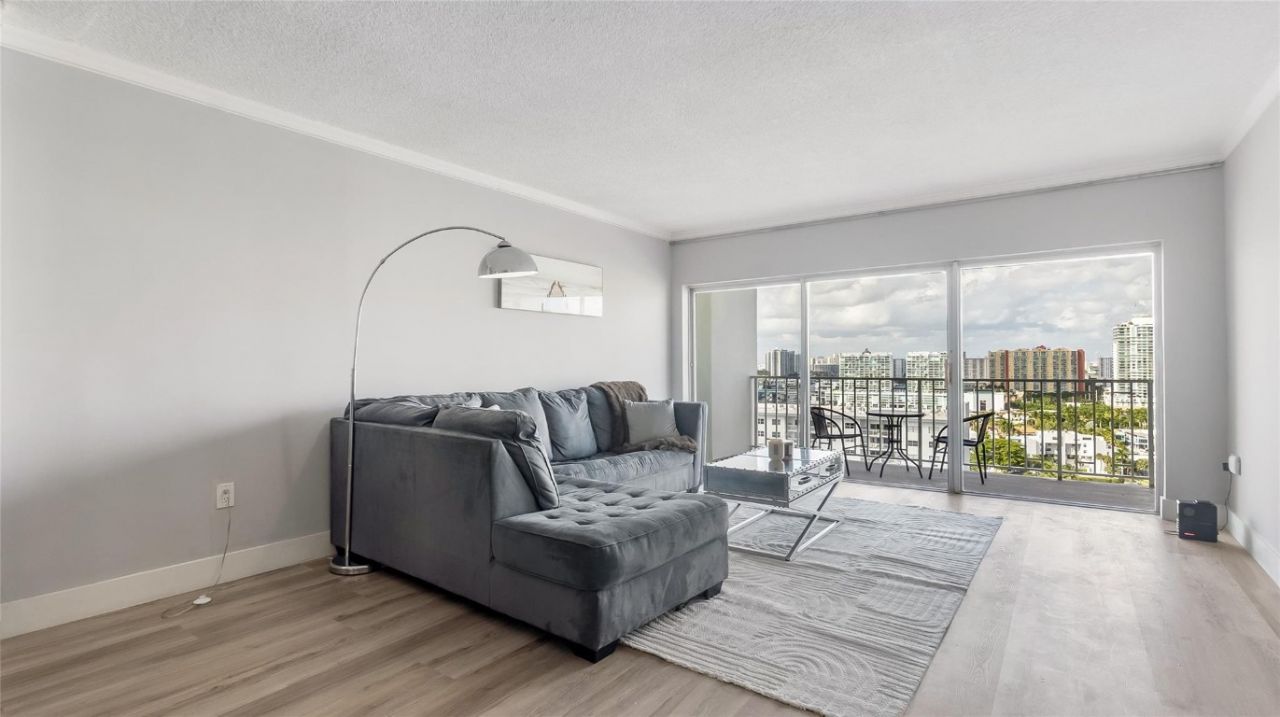 500 Bayview Drive, Unit 2023, Sunny Isles Beach, FL 33160 Photo