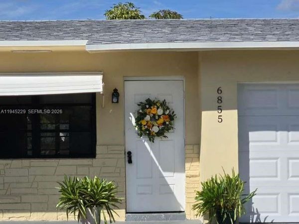 6855 NW 9th St, Margate, FL 33063