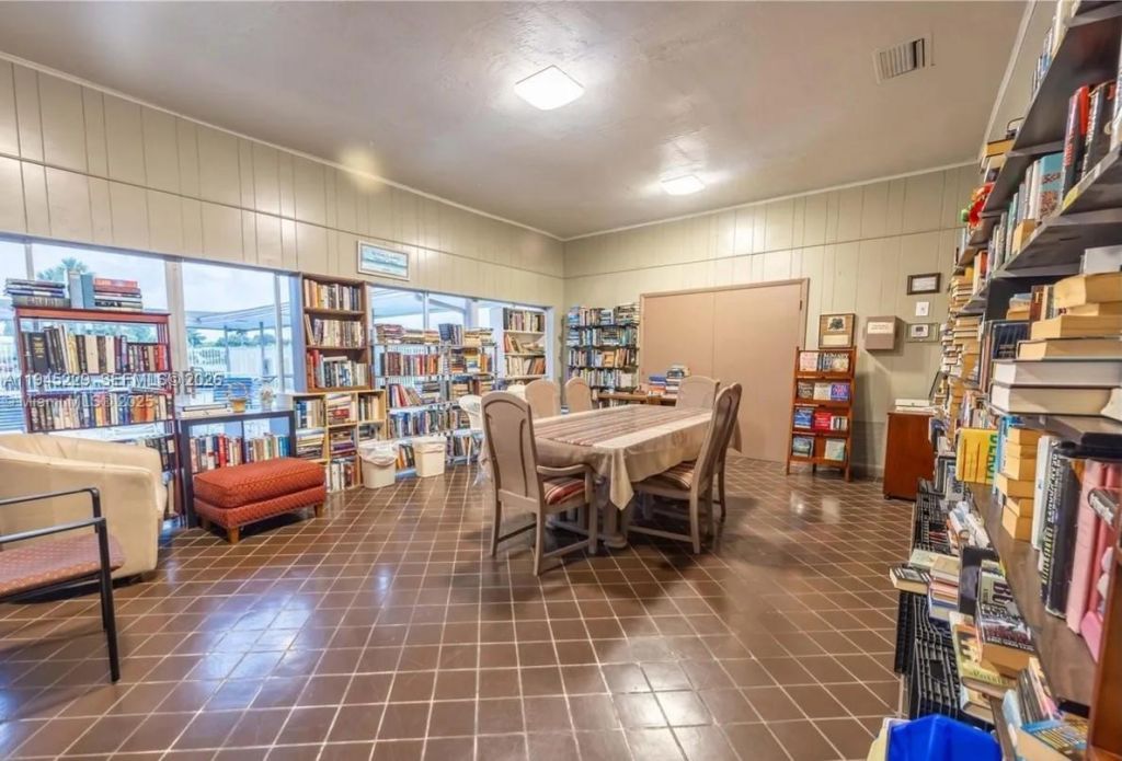 6855 NW 9th St, Margate, FL 33063 Photo