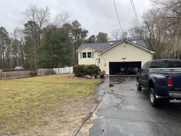 1055 Farmingdale Rd, Jackson, NJ 08527