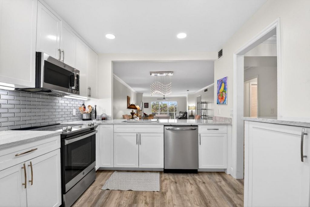 250 John F Kennedy Drive, Unit 302, Atlantis, FL 33462 Photo