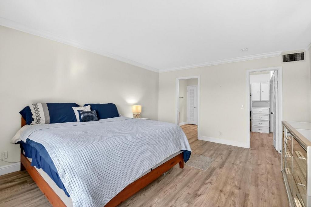 250 John F Kennedy Drive, Unit 302, Atlantis, FL 33462 Photo