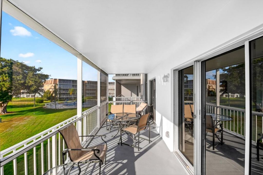 250 John F Kennedy Drive, Unit 302, Atlantis, FL 33462 Photo