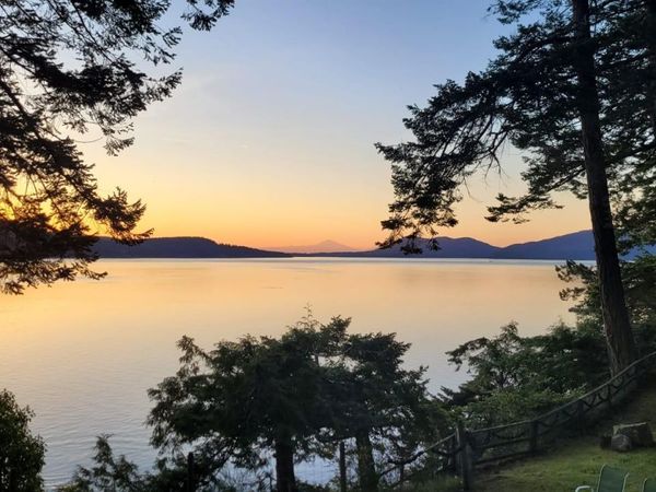 4218 Armadale Rd, Pender Island, BC V0N 2M1