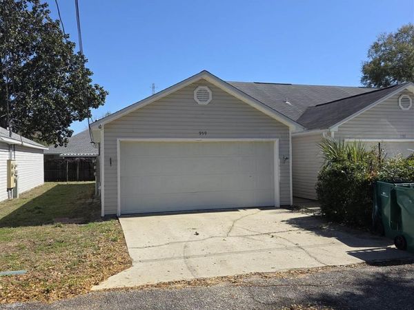 959 Tray Dr, Ft Walton Beach, FL 32547