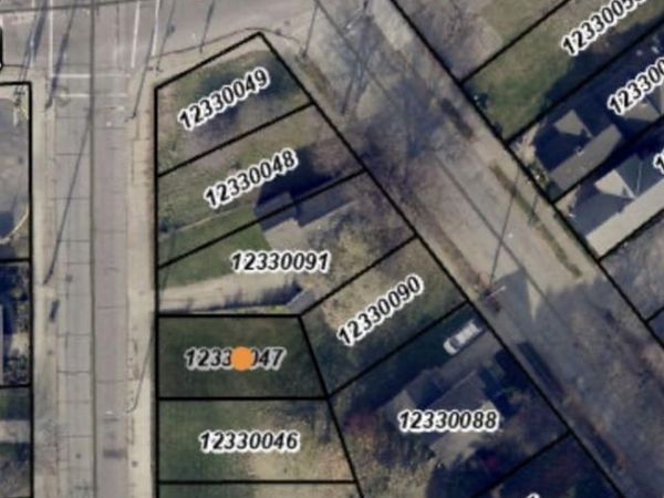 E 49 Street, Cleveland, OH 44127