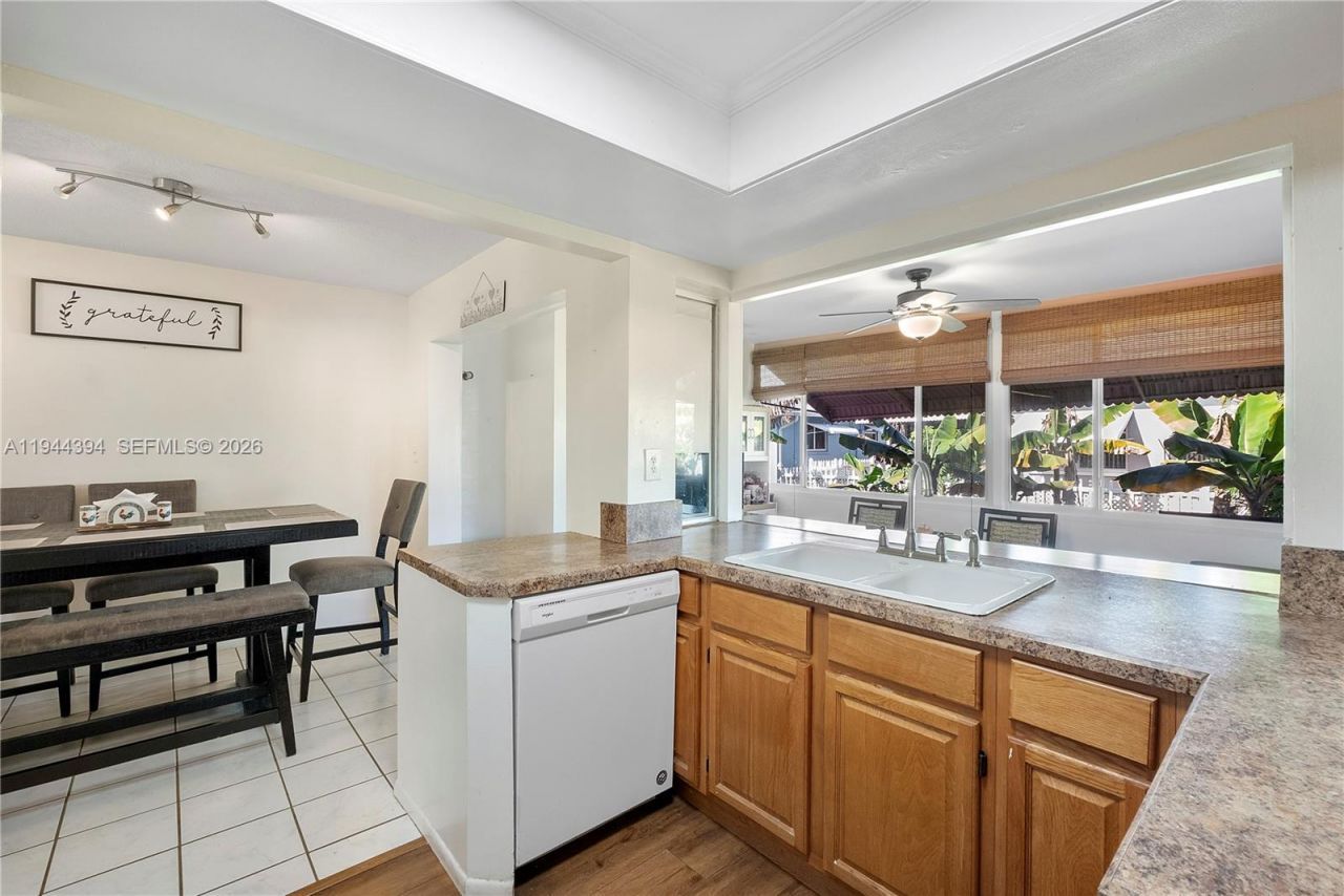 5011 NW 51st St, Tamarac, FL 33319 Photo