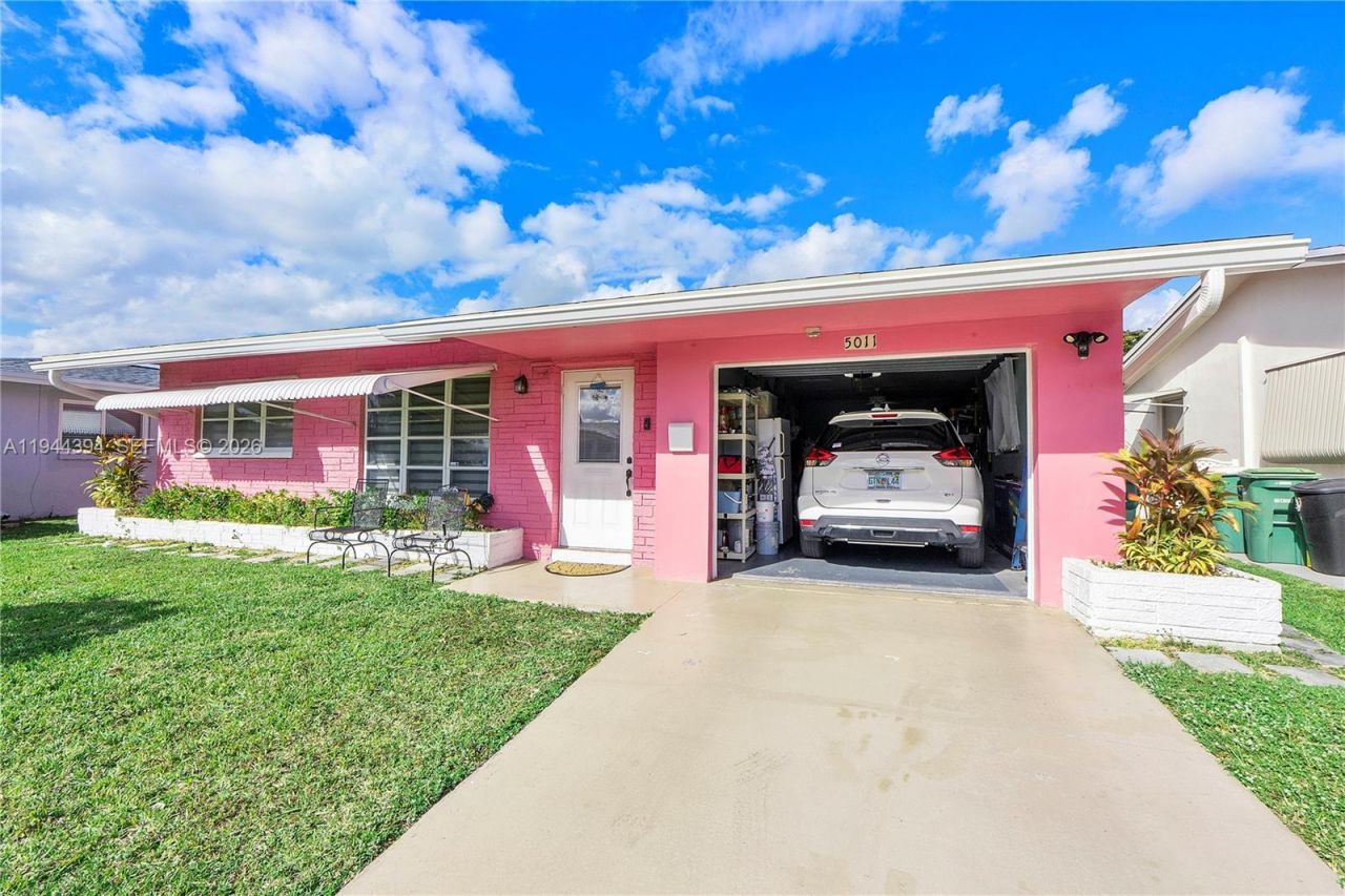 5011 NW 51st St, Tamarac, FL 33319 Photo
