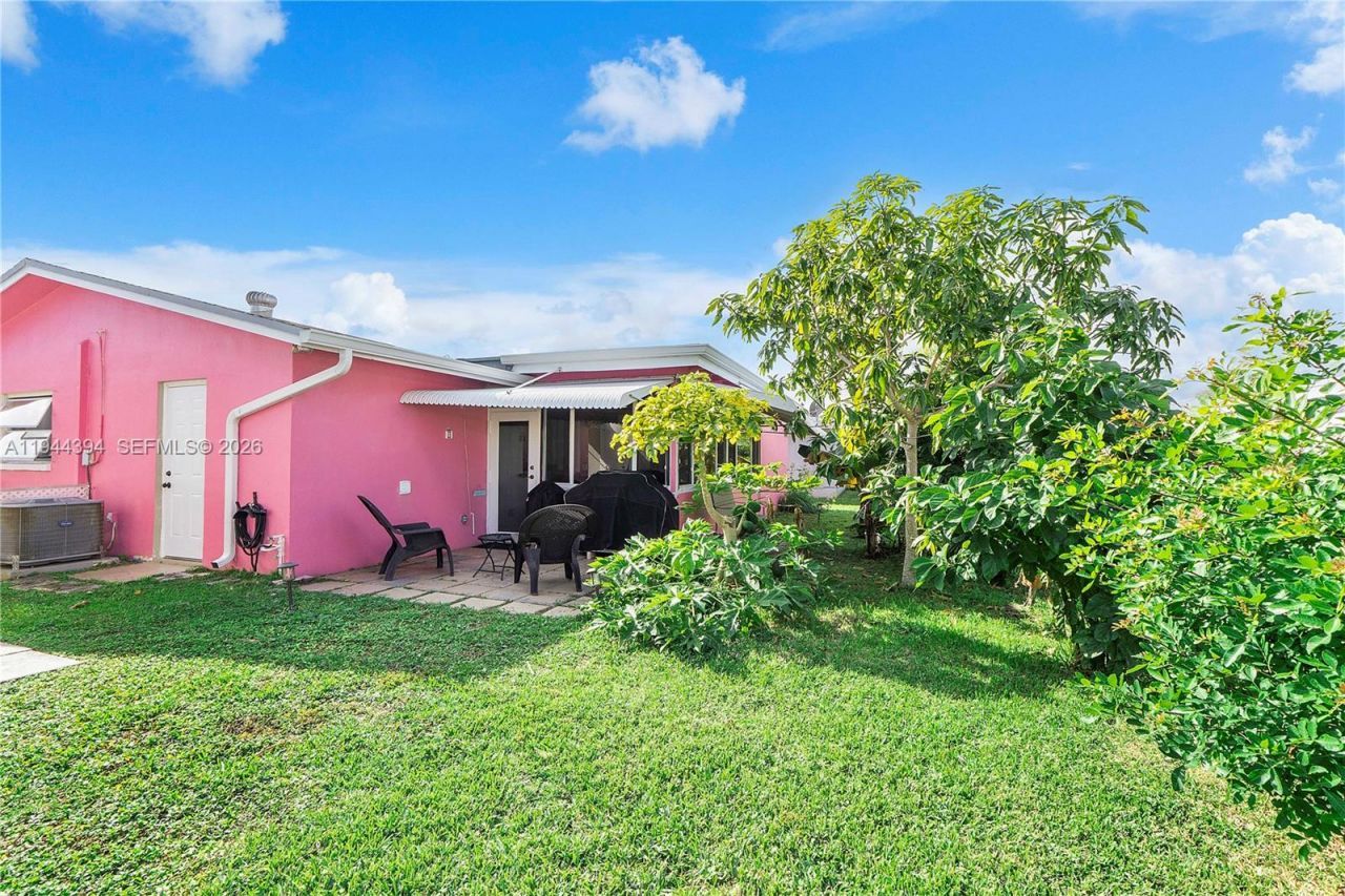 5011 NW 51st St, Tamarac, FL 33319 Photo