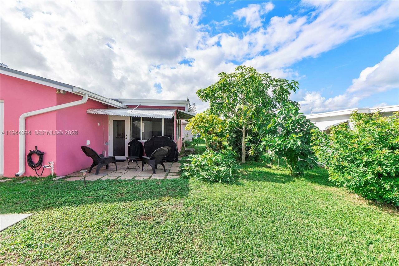 5011 NW 51st St, Tamarac, FL 33319 Photo