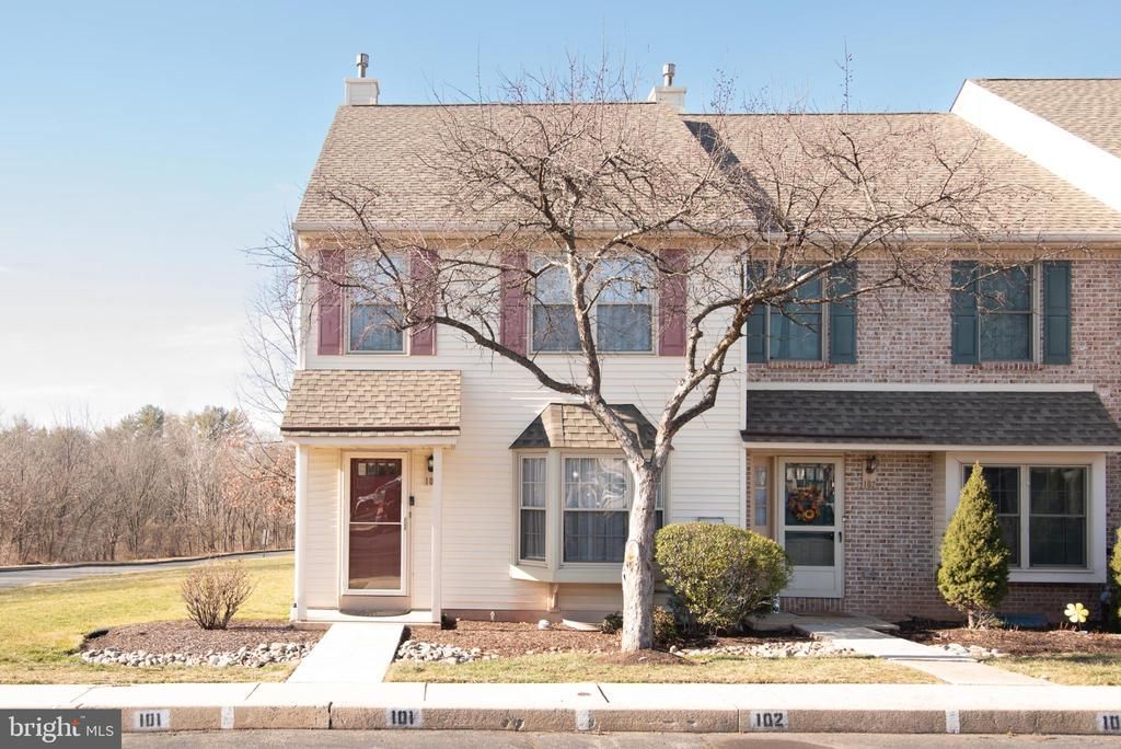 101 Cherrywood Court, Pottstown, PA 19464 Main Photo