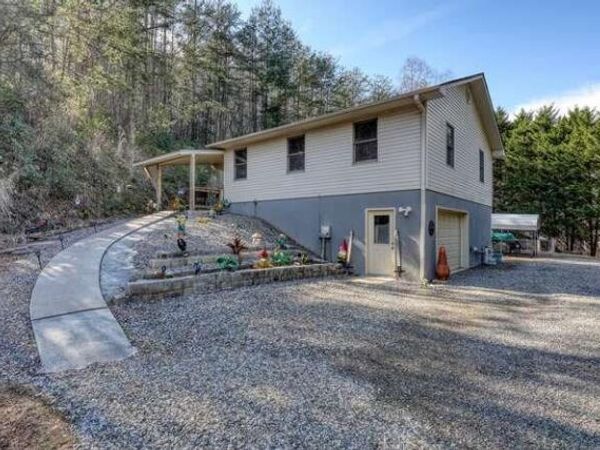 67 Matthew Street, Blairsville, GA 30512