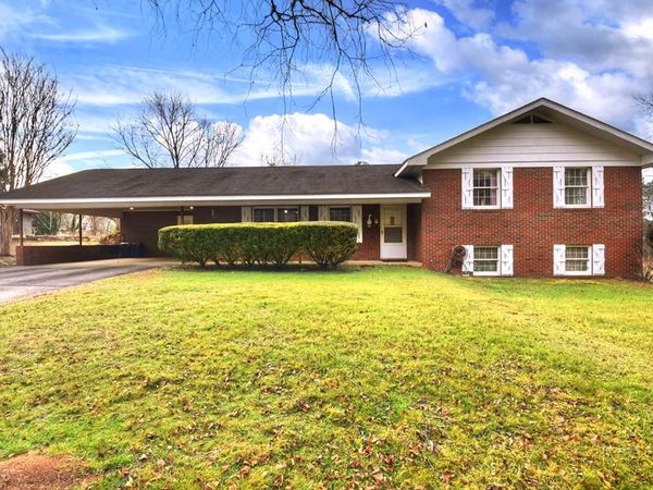 330 Colonial Avenue, Copperhill, TN 37317